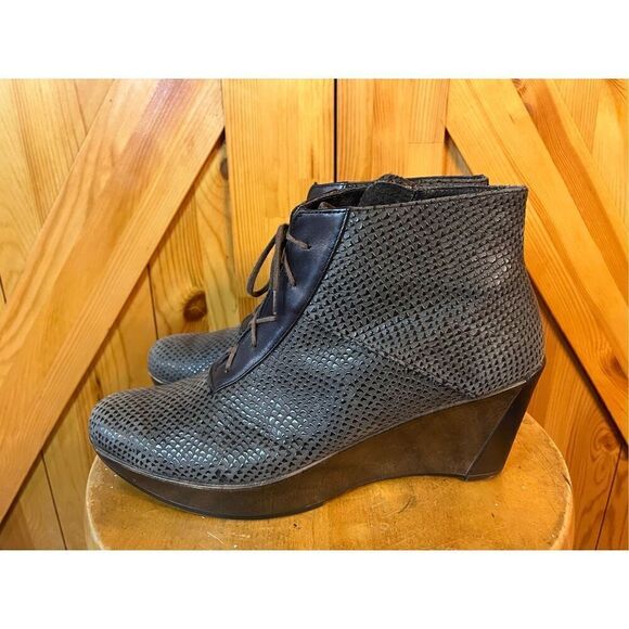Naot Nadine Gray Textured Leather Lace-Up Wooden Wedge Boots EU 42 US 11-11.5 - Picture 1 of 10